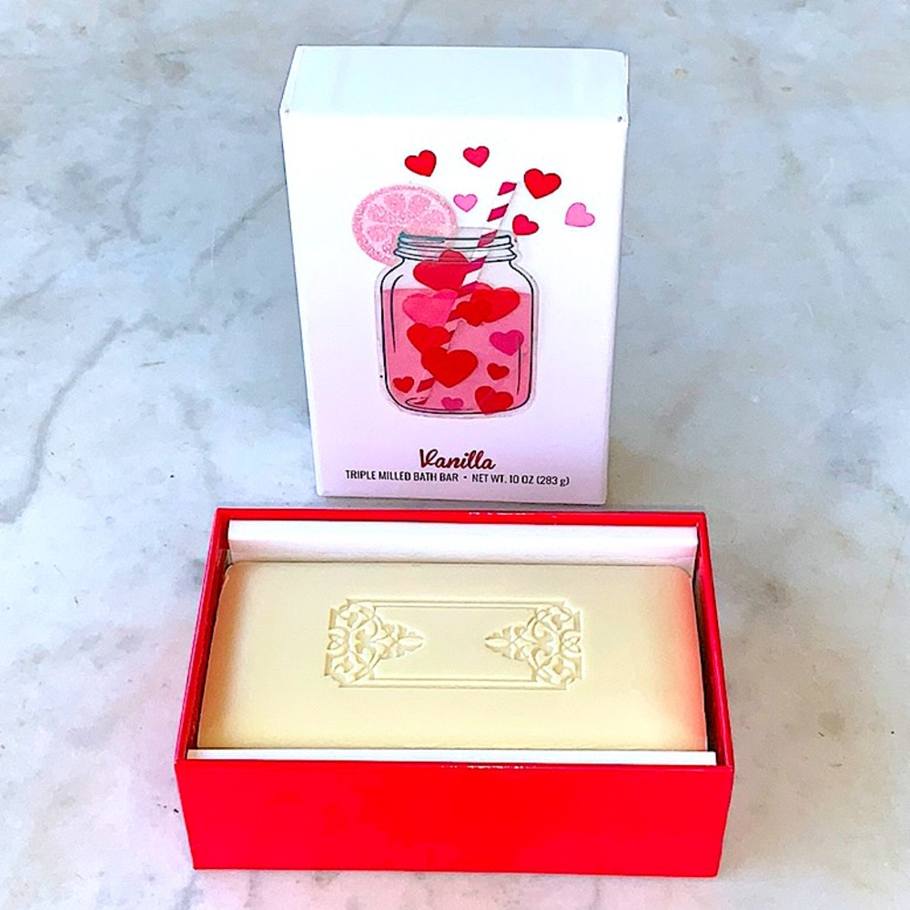CST COMMONWEALTH SOAPS VANILLA TRIPLE MILLED NEW HEARTS 10oz
